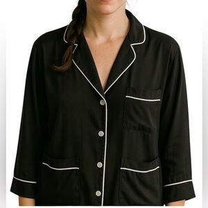 ATM Anthony Thomas Melillo black silk blouse white piping side slits size XS